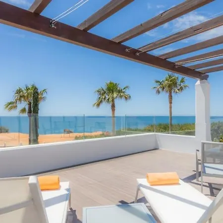 Prado - Beautiful Beachfront וילה *