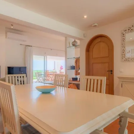 Villa Prado - Beautiful Beachfront Albufeira